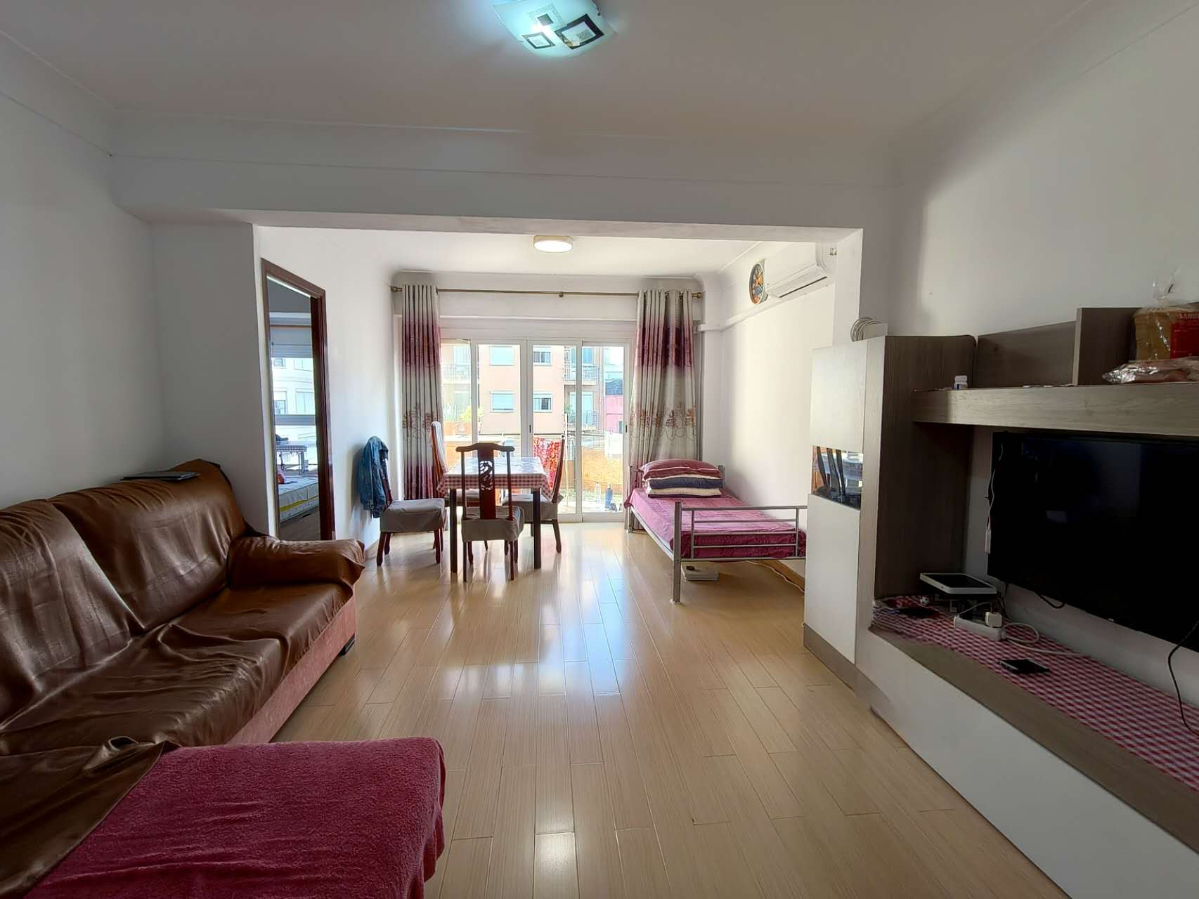 24004:Apartment in Calle Aragon Palma City